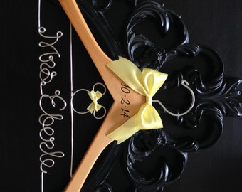 Disney Wedding Hanger / Bride Hanger / Minnie Mouse Hanger / Wedding Hanger / Personalized Hanger / Bridal Hanger / Disney Wedding