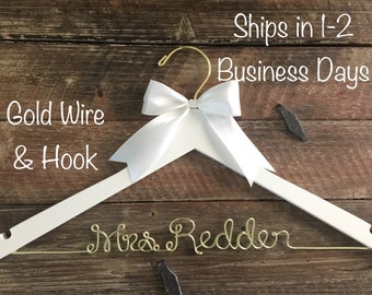 Wedding Hanger, Bridal Hanger, Personalized Hanger, Bride Hanger, Gold Wire Name Hanger, Mrs. Hanger, Custom Hanger, Wedding Dress Hanger