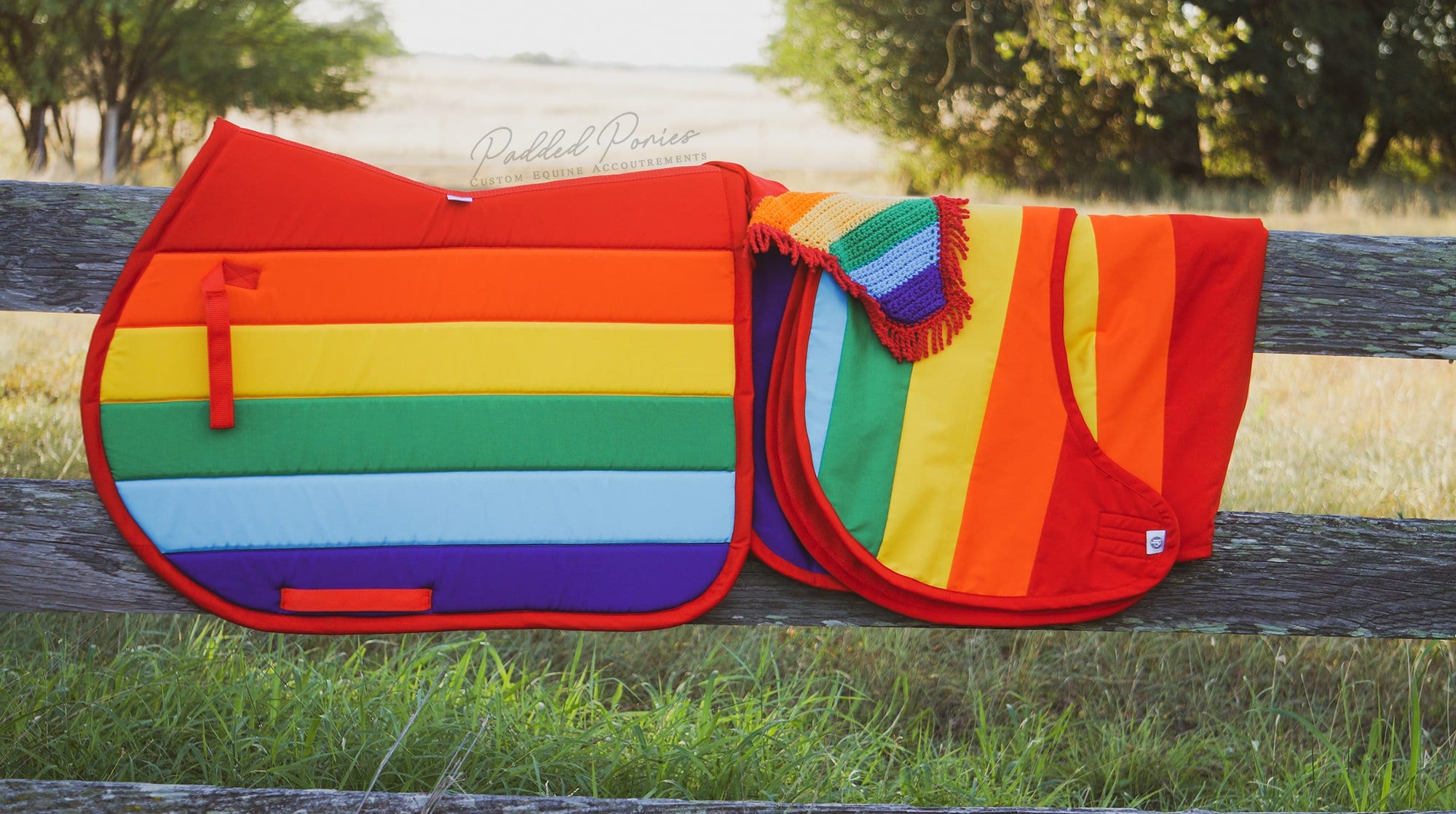Tapis de selle personnalisé - Drapeau arc-en-ciel gay LGBTQ+ - Anglais et western - France