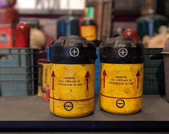 Fusion Cell Fallout Hand Painted Cosplay Replica / DIY Kit 2 pcs