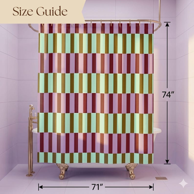 Pu&ograve; includere: Una tenda da doccia con un motivo a righe verticali ripetute nei toni del verde chiaro, marrone scuro e viola chiaro. La tenda riporta la scritta Size Guide e include indicatori di dimensioni che mostrano un'altezza di 188 cm e una larghezza di 180 cm.