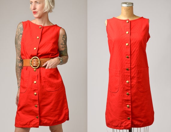 Robe chasuble en coton des annees 1960 Robe tablier boutonnee rouge Etsy France