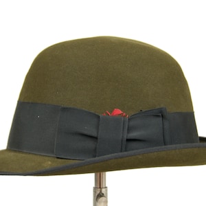 1950s Short Brim Bowler Towncraft Fedora Hat with Feathers size 6 7/8