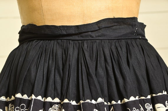 1950s Folk Art Circle Skirt Black & White Cotton … - image 5