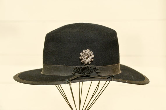 Chapeau Felt Vintage Noir – Fleurs Floral, Ruban, Fait Main USA, Taille 7 3/8