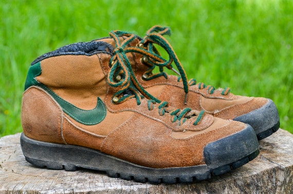 90s NIKE Hiking Boots Two Tone Leather 