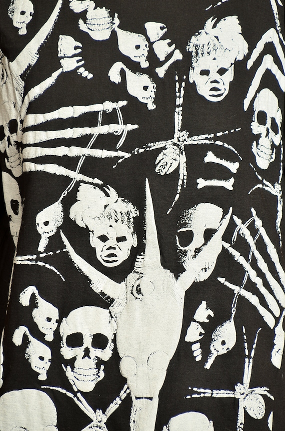 90s London Dungeon Punk T Shirt Black and White S… - image 2