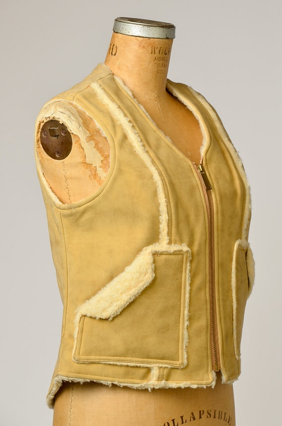 1970s Vegan Sheepskin Vest Shearling Lined Two Po… - image 2