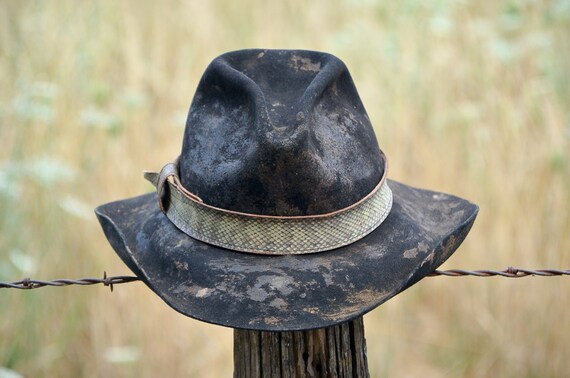 Vintage distressed western hat - Gem
