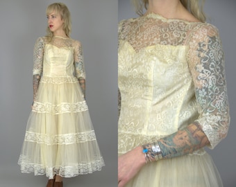 1950s Wedding Dress Ivory Lace Cupcake Tulle Wedding Dress XS