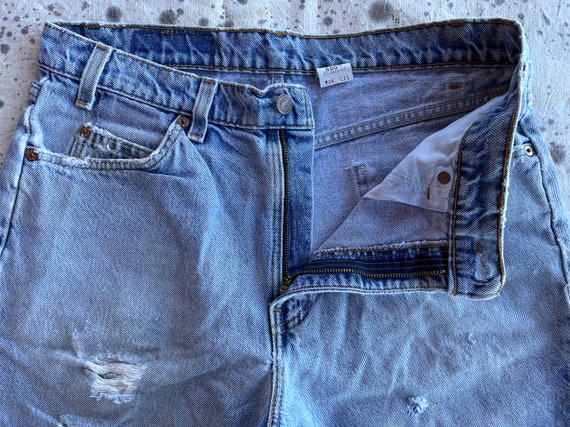 Vintage Levis 550 Distressed Denim Jean Shorts W … - image 3