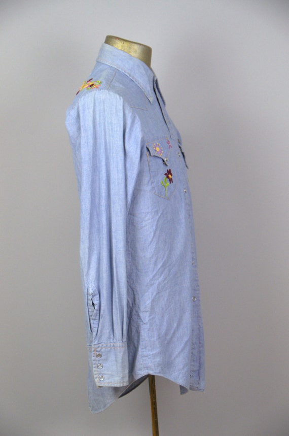 70s Embroidered Chambray Lee Denim Button Down Hi… - image 3