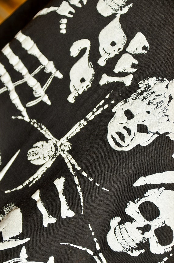 90s London Dungeon Punk T Shirt Black and White S… - image 5