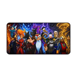 Peut inclure: Un tapis de bureau rectangulaire présentant une illustration fantastique vibrante d'un groupe diversifié de personnages, dont un magicien central avec un chapeau étoilé, une figure rousse, une licorne sombre, un hibou et un chevalier sur fond orageux.