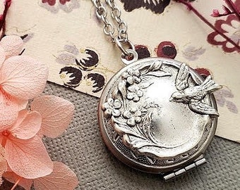 Bird Locket Necklace Whimsical Lovebirds Nature Statement Animal Pendant