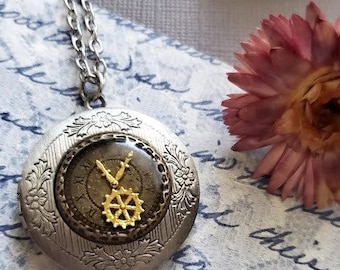 Steampunk Locket Gift | Face Watch Necklace | Clock Necklace | Time Necklace | Roman Numerals Necklace | Glass Art Steampunk