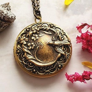 Bronze Bird Locket | Flower Necklace | Vintage Style Necklace | Brass Garden | Humming Bird Pendant | Antique Filigree Locket | Leaf Locket