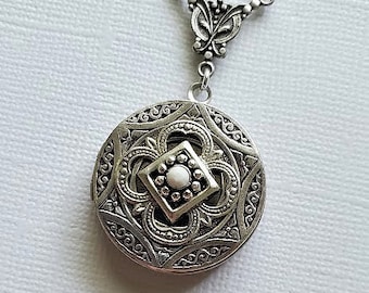 Champagne Pearl Locket Necklace | Victorian Style Pendant | Romantic Elegant Dreamy jewelry | Fancy Dream Core Aesthetic