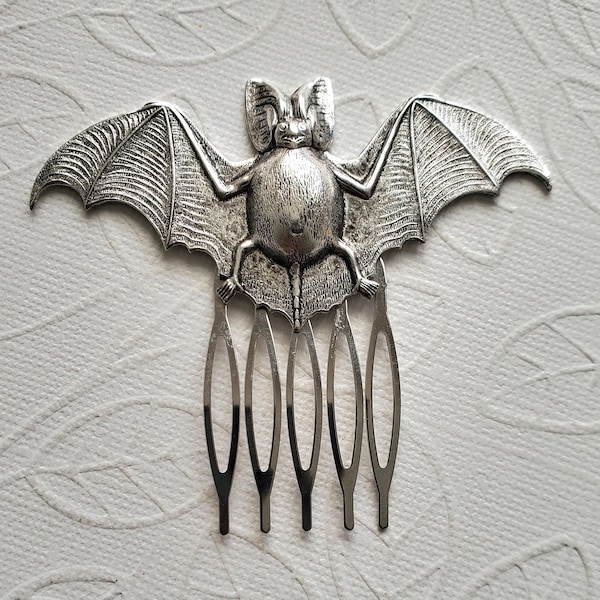 Peineta de murciélago plateada / Accesorios góticos para el cabello / Peinados espeluznantes / Peineta steampunk para Halloween