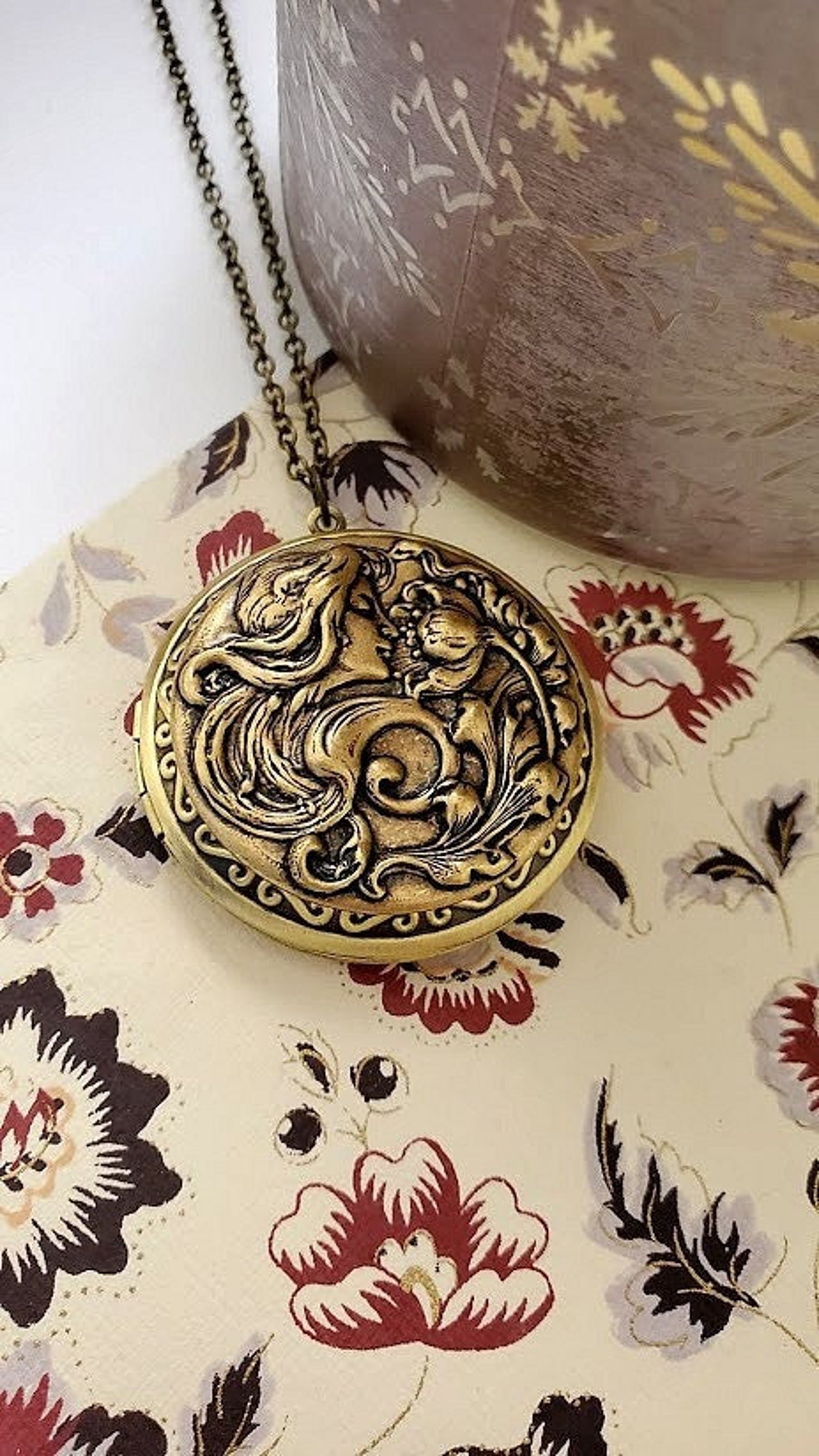 Lady Locket Necklace | Vintage Style Locket | Victorian Style | Photo ...