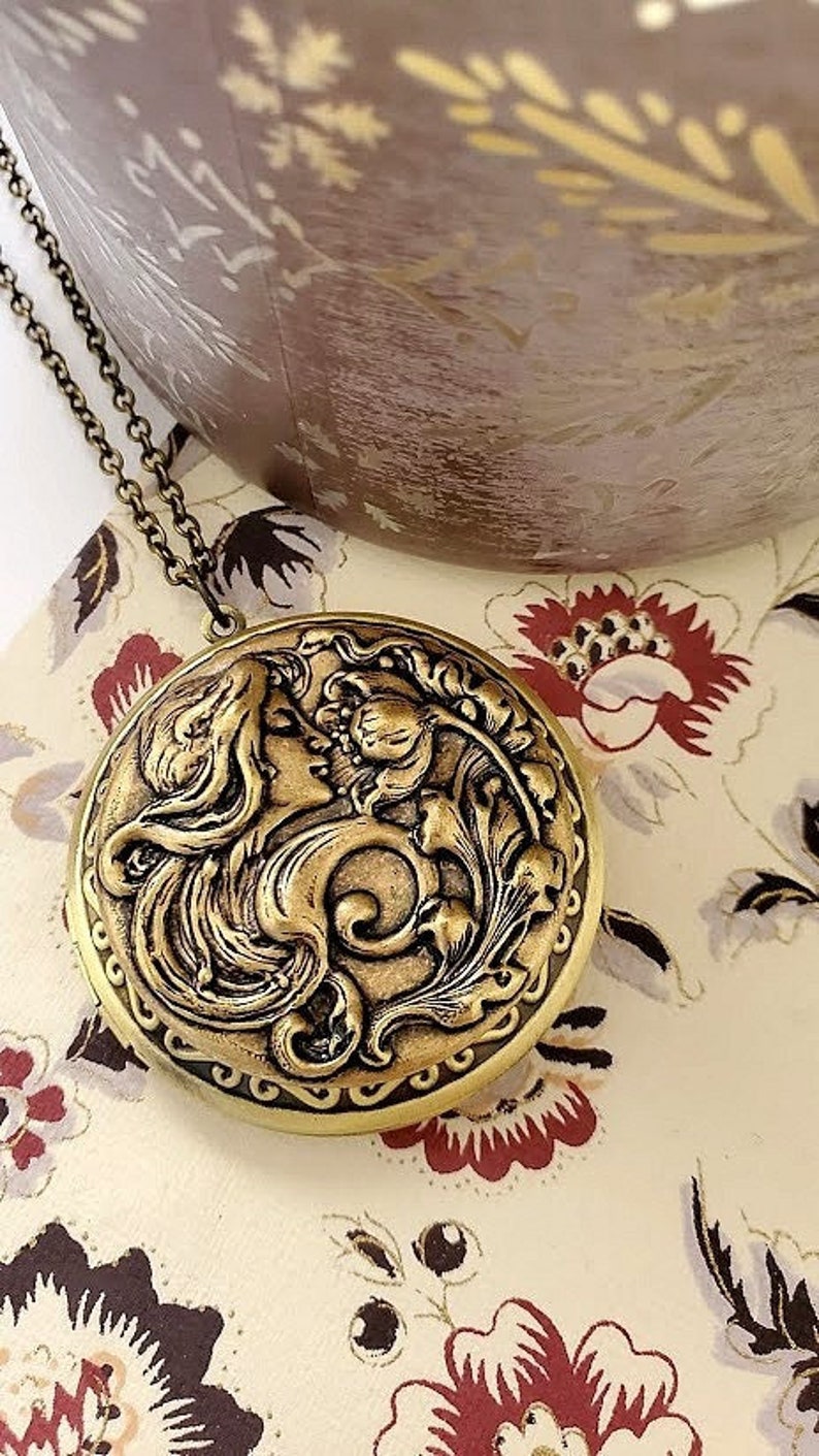 Lady Locket Necklace | Vintage Style Locket | Victorian Style | Photo ...
