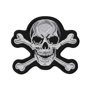 Parche bordado de calavera y huesos cruzados