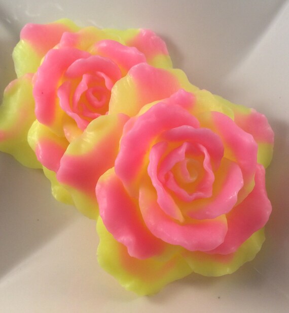 25 Rose Soap Favors / Soap Party Favors / Wedding Soap Favors / Shower Soap Favors / Tea Party Favors / Bridal Favors Il_570xn