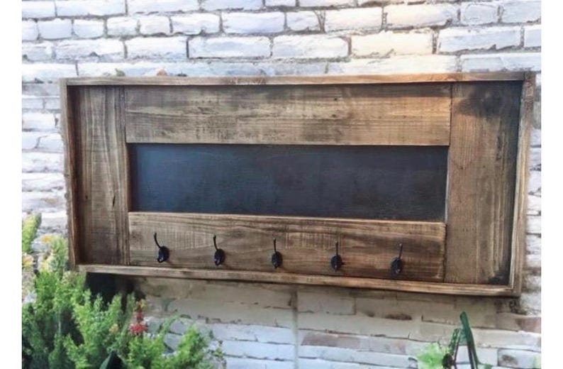 Reclaimed wood key holder with blackboard
