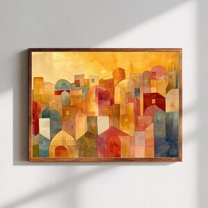 Peut inclure: Une impression d'art mural rectangulaire représentant une peinture à l'aquarelle d'un paysage urbain dense avec des bâtiments superposés dans des tons de jaune, orange, rouge, bleu et marron. Les structures ont des hauteurs et des toits variés.