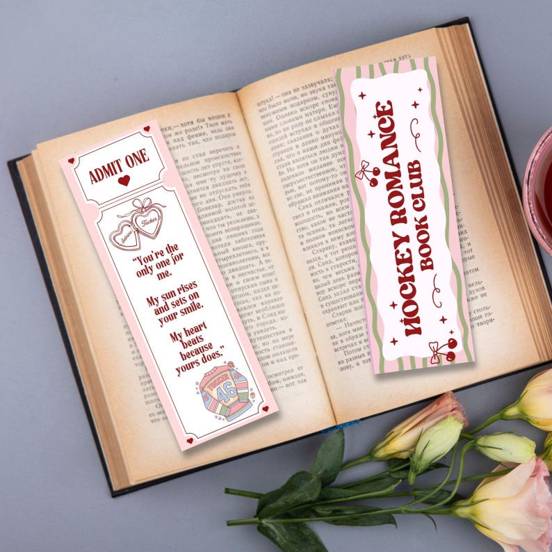 Off Campus TV Show, Briar U, Garrett Graham, Booktok Bookmark, Hockey Romance Gift, Digital Bookmark PDF, Printable Bookmarks, John Logan, Dean Di Laurentis, The Deal Elle Kennedy, Bookish Gifts, Romance Reader Pack.
This Off Campus inspired bookmark set is perfect for hockey romance readers, BookTok lovers, and fans of cozy college romance aesthetics. Featuring soft pastel colors, romantic sports vibes, and bookish designs, this printable bookmark bundle was created for readers who are com