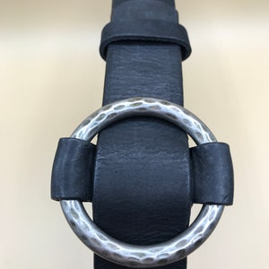Vintage woman&#39;s black leather belt S