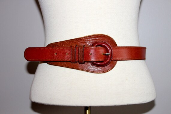 Vintage 1960s Brown Leather Belt With Abstract Buckle, Made  display picture 2