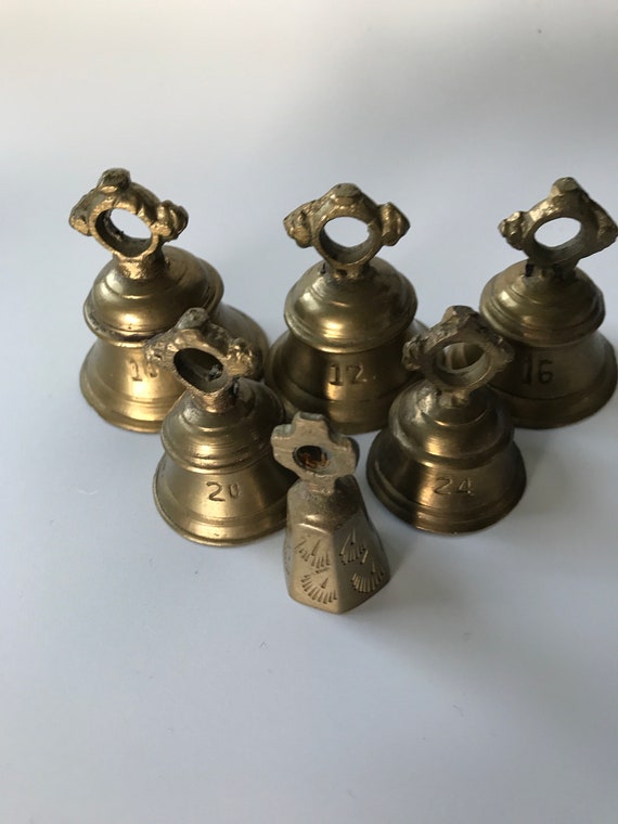 India　アンティーク　真鍮　鈴 1960's S S Sarnia Set of 6 Small Brass Bells Made in India