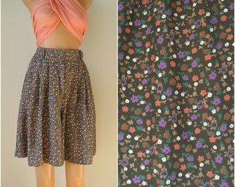 Vintage high waisted shorts, size M