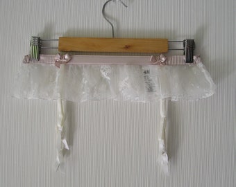 Vintage LACE garter belt, size S