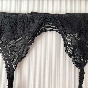 Vintage lace garter belt, size XS