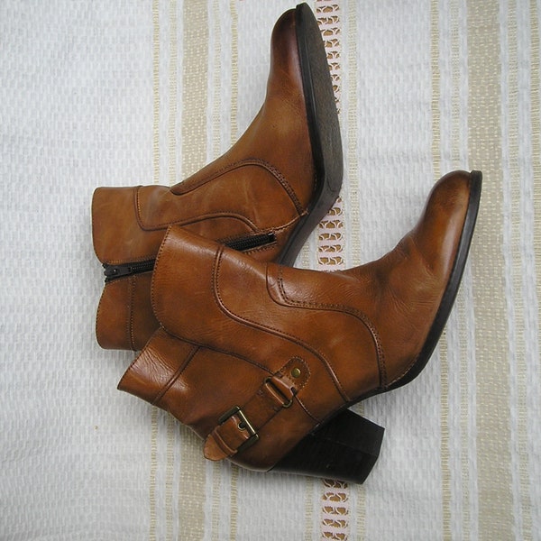 42 (eur) 10.5 (us) vintage leather zipper ankle boots, size 42 (eur) 10.5 (us)