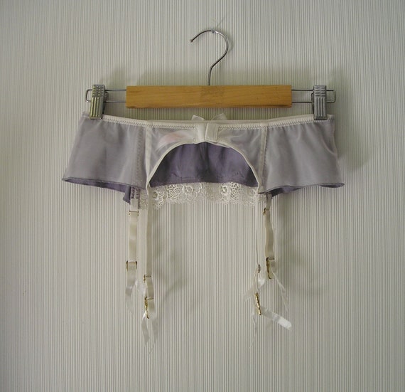 Vintage garter belt, size S Gem