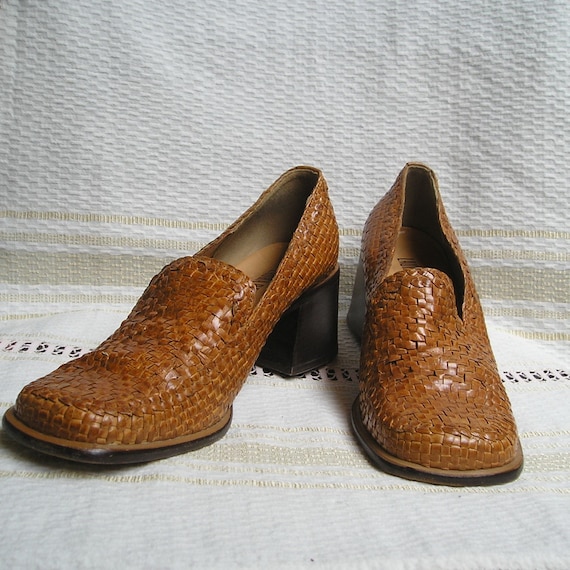 39 (eur) 8.5 (us) Vintage Italian woven leather sq