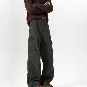 Wide Leg Pants | Baggy Loose Pocket Trousers | Daily Wear | Minimal Streetwear Style

Wide leg cargo pants with loose minimal streetwear style