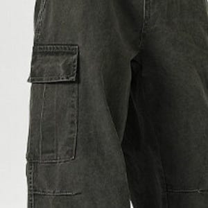 Wide Leg Pants | Baggy Loose Pocket Trousers | Daily Wear | Minimal Streetwear Style

Wide leg cargo pants with loose minimal streetwear style