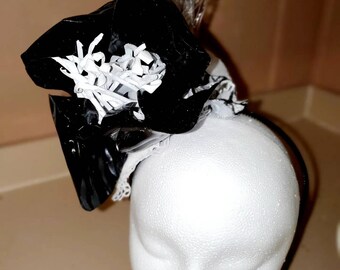 Fascinator small hat Millinery Accessory black and white hand made stylish fashion party festival costume Halloween derby race attire