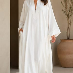 Rayon kaftan - Maxi met plooien aan de voorkant - Kaftan met splitkraag en lange mouwen - Wijde manchetten - Split aan de zijkant
