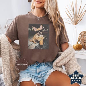 Chemise drôle de bouledogue français buvant de café glacé, t-shirt de meme animal, cadeau d'amant de chien, chemise française drôle, cadeau de maman de chien Espresso