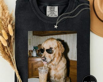 Golden retriever drôle buvant une chemise de café glacé, t-shirt graphique meme de chien, chemise pour chien café stupide, cadeau nouveauté sarcastique, chemise drôle femme