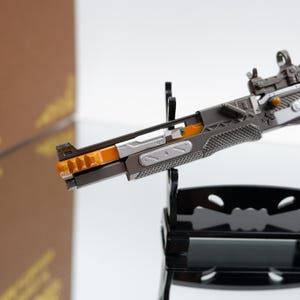 Apex Legends Warp Zone-pistolreplika i metall – Samlarobjekt för spelvapen, cosplay, skrivbordsdekor, present till Apex-fan bild 5