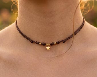 Gargantilla de estrella: Estrella dorada o plateada, cordón de color personalizado, collar minimalista ajustable, joyería hecha a mano - Estrella personalizable