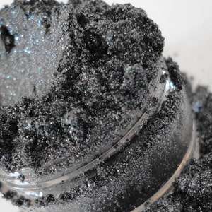 WINTER Gray Silver Eye Shadow Shimmer Glitter Sparkle Vegan Natural Eyeliner  Mineral Makeup Eye Shadow 10g Sifter Jar Gray Eyeshadow