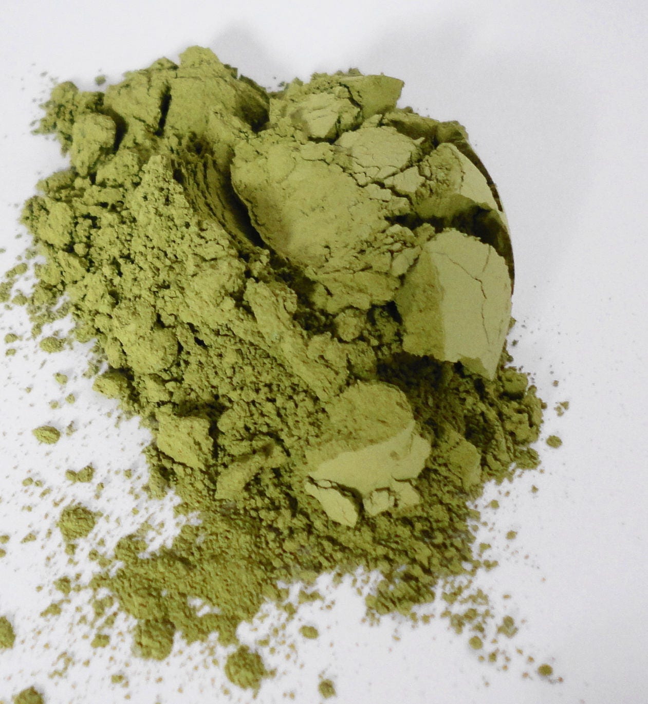 IVY - pale Pea Green Matte - Eyeshadow- Light Green Eye Shadow - Mineral Makeup Vegan Natural