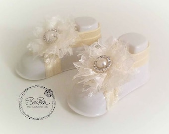 Lily- Ivory lace baby sandals, ivory baby barefoot sandals, baby sandals, lace baby sandals, lace barefoot sandals, elastic baby sandals